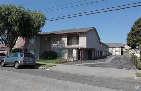 smoke free apartment bellflower  The average home rent in this area is $2,867